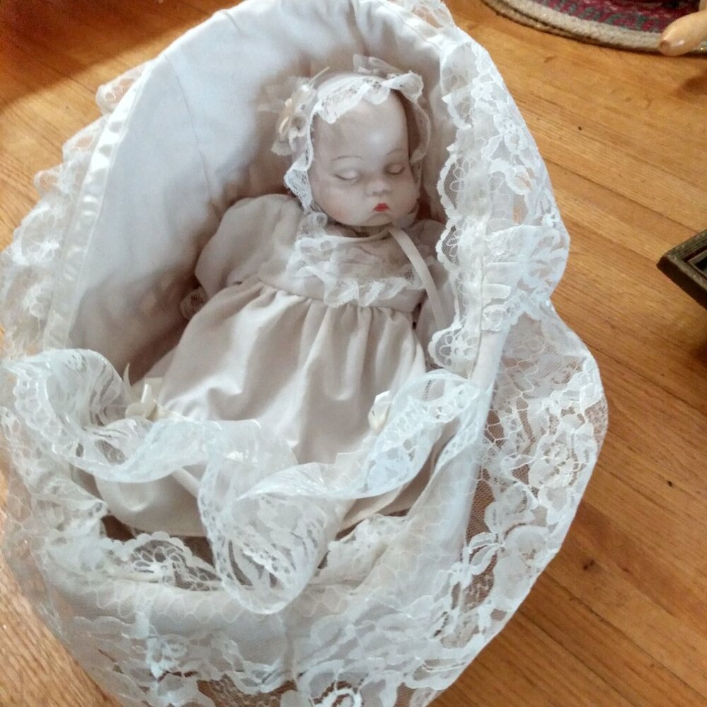 Artmark Chicago 1989 Musical Porcelain Baby Doll with Moving Head and Bassinet